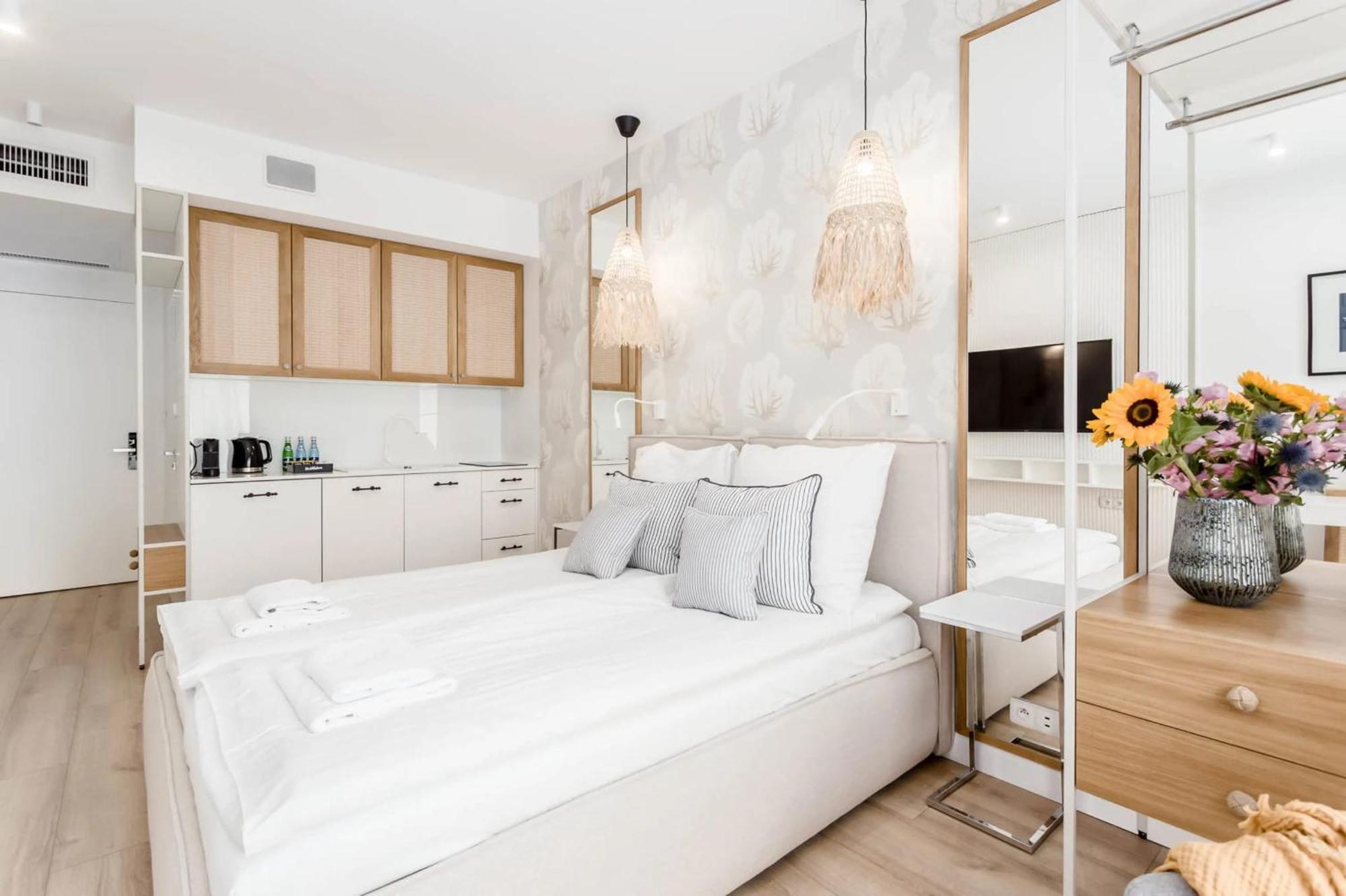 Apartamenty Chmielna 10 - Kompleks Deo - Old Town By Rent Like Home 格但斯克 外观 照片